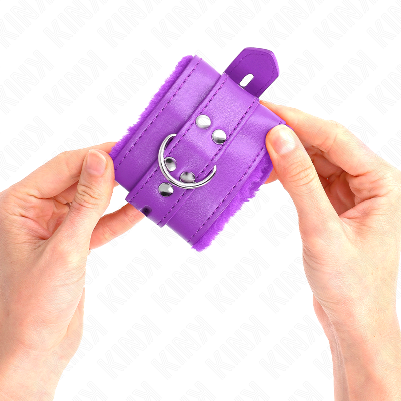 KINK - MUÑEQUERAS FORRADAS CON AGUJEROS CUADRADOS VIOLETA Y CORREA VIOLETA AJUSTABLE 17-29 CM X 6 CM - immagine 2
